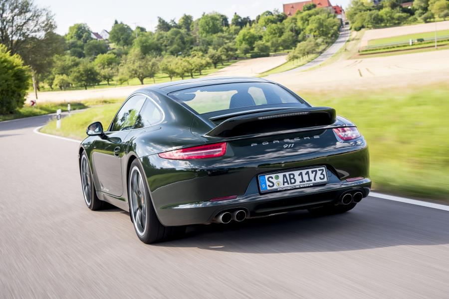  Porsche 911 Club Coupe 2012 года  (фото 10 из 16)